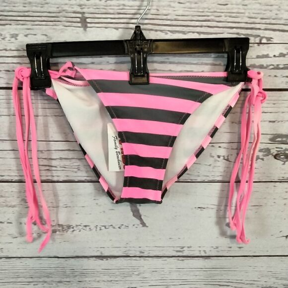 New Without tags. "Heat" woman's bikini bottoms - Picture 1 of 12